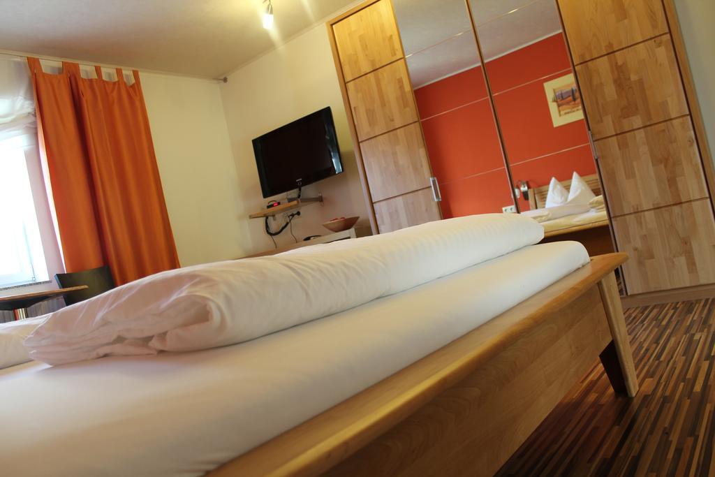 Hueber Der Wirt Hotel Sankt Georgen an der Leys Room photo